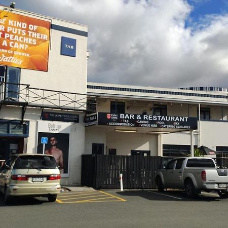 Essex Arms Motel Хънтли Екстериор снимка