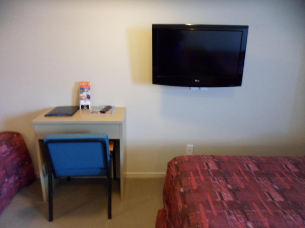 Essex Arms Motel Хънтли Стая снимка